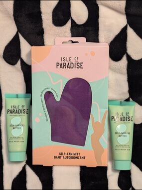 Isle of Paradise Purple Self-Tan Mitt with Self-Tanning Butter Hello Golden Glow